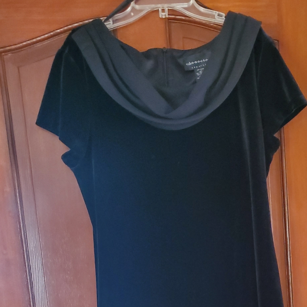 Velvet scarfed dress 3/4